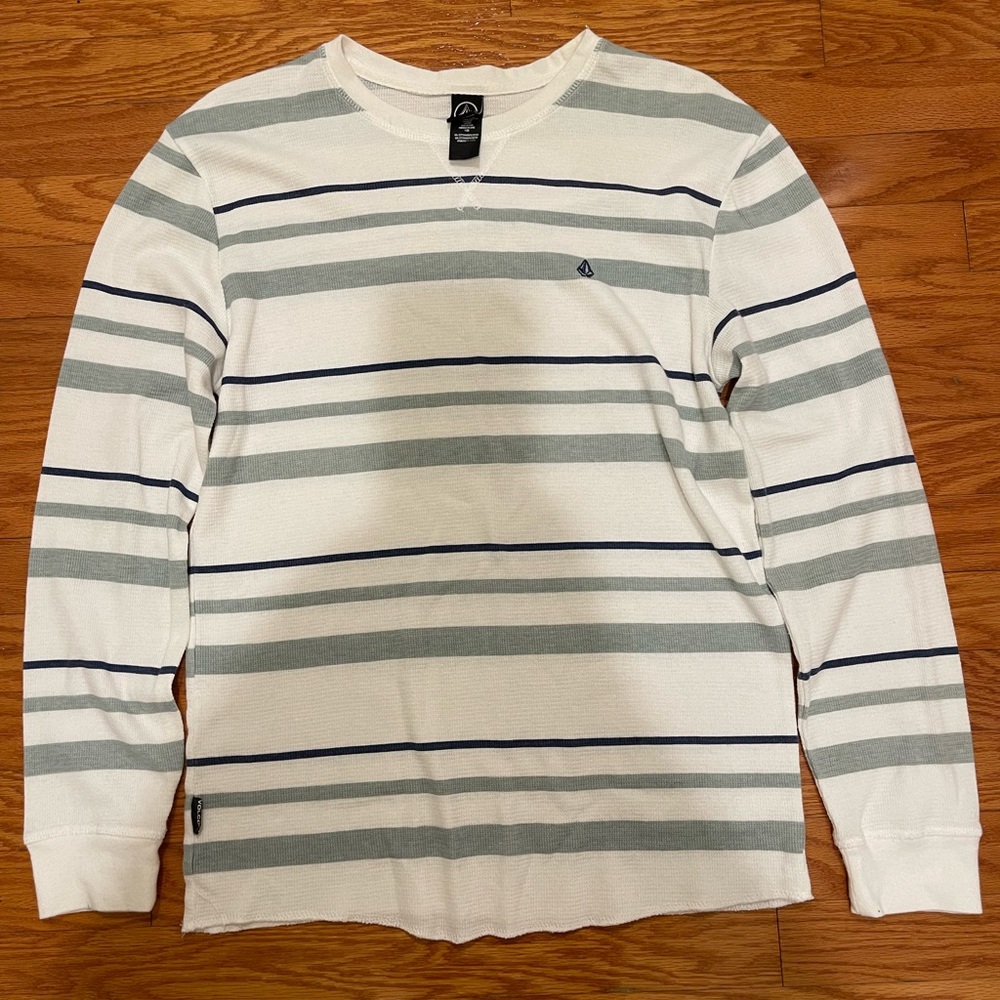 🌺 Volcom thermal top